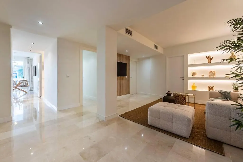 Modern Flat In Marbella, 2Br, Pool & Parking Apartment
