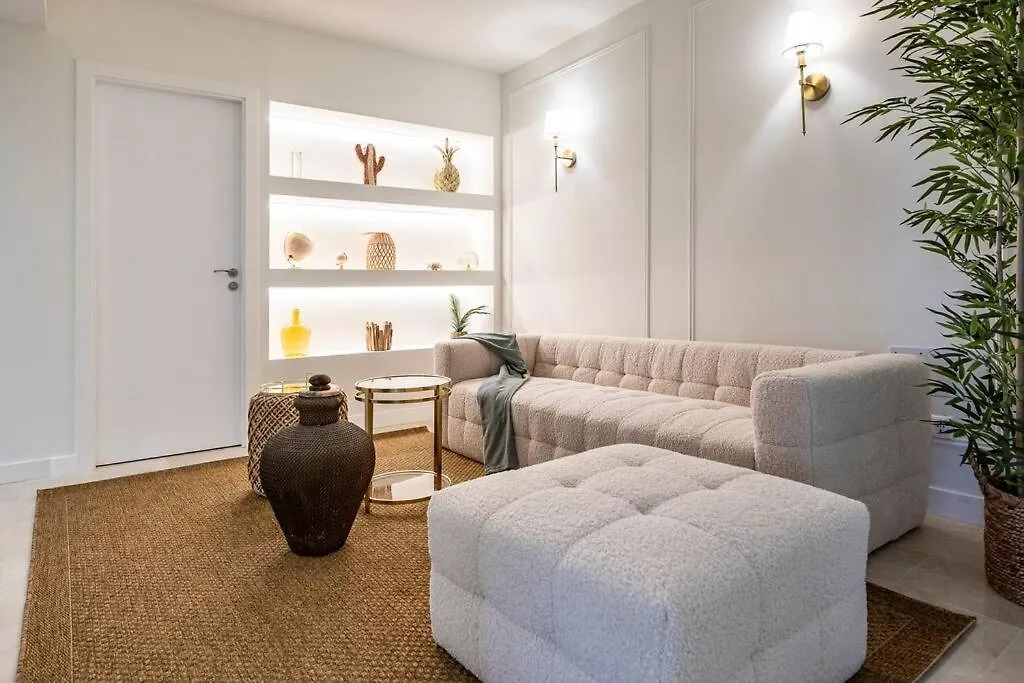 Modern Flat In Marbella, 2Br, Pool & Parking Apartment