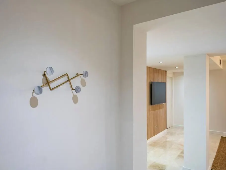 Modern Flat In Marbella, 2Br, Pool & Parking Apartment Marbella