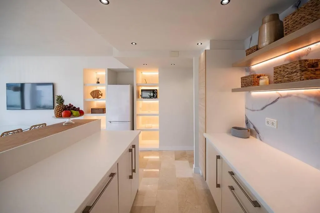 Modern Flat In Marbella, 2Br, Pool & Parking Apartment Marbella