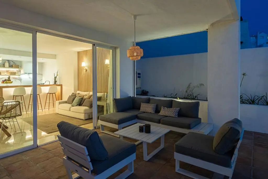 Modern Flat In Marbella, 2Br, Pool & Parking Apartment