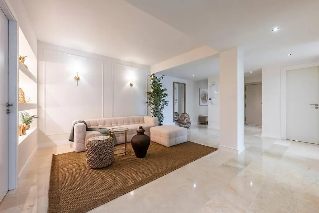 Modern Flat In Marbella, 2Br, Pool & Parking Apartment