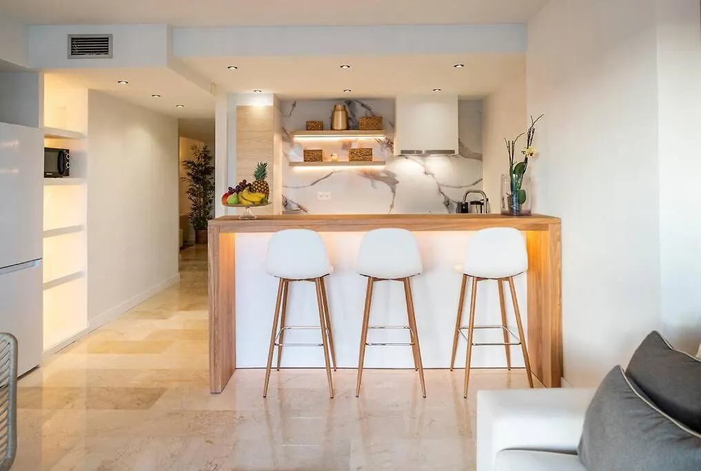 Modern Flat In Marbella, 2Br, Pool & Parking Apartment