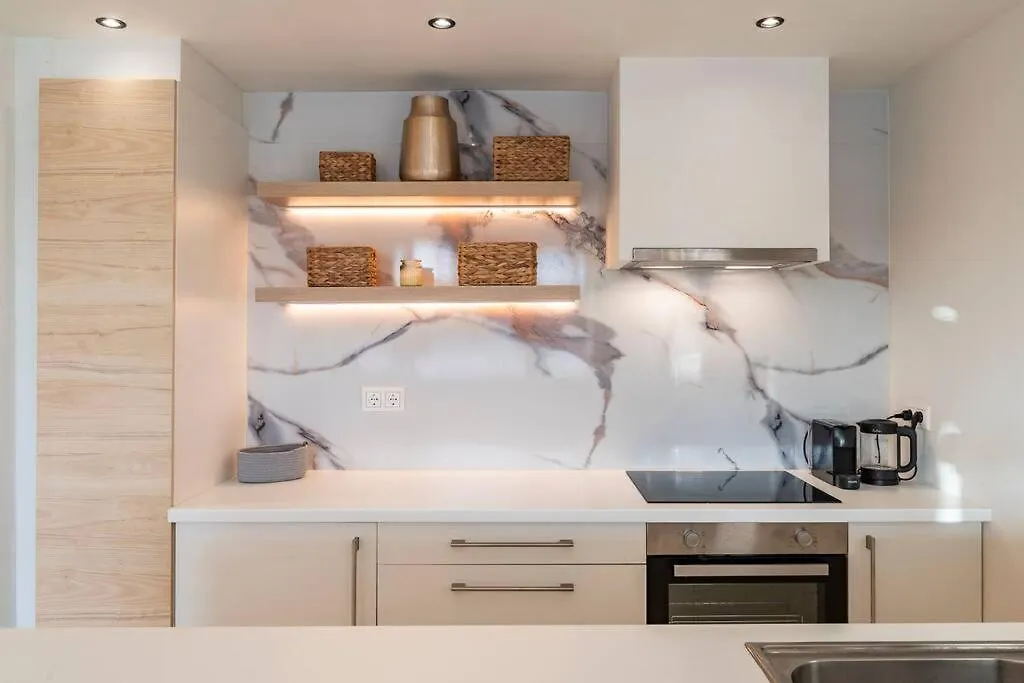 Modern Flat In Marbella, 2Br, Pool & Parking Appartement