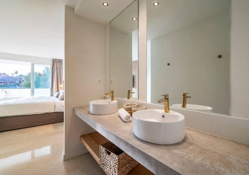 Modern Flat In Marbella, 2Br, Pool & Parking Appartement
